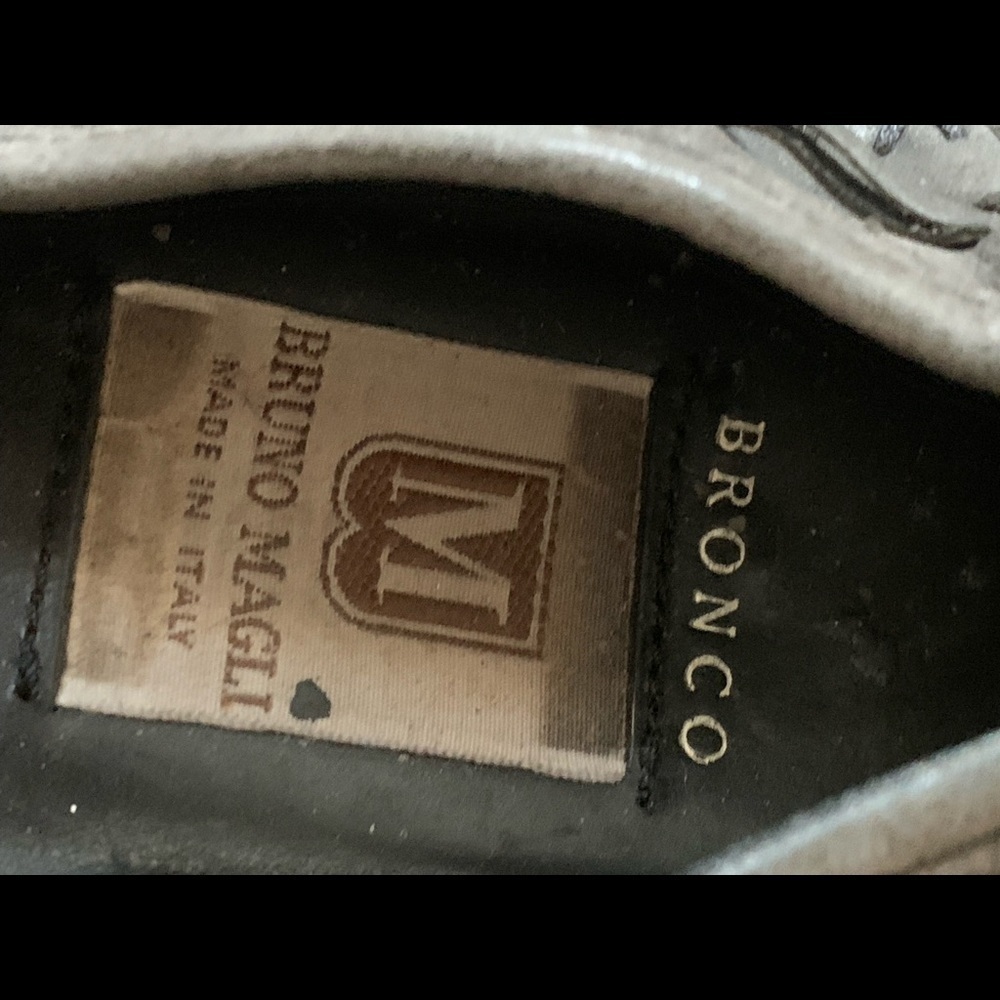 Shoes - Picture 2 of 7